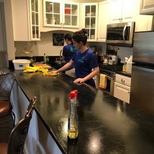 Deep Clean 30 Onix.Cleaning crew in action! The last thing you want to think about when you are moving is cleaning.