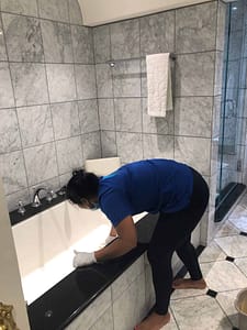 Onix Deep Cleaning Services near Seaport District, Boston Ma 02210 - How to Clean a Bathtub